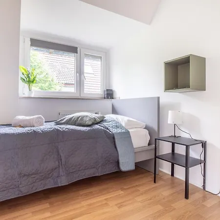 Calm For 5 Persons L 3 Bedrooms Wesel (North Rhine-Westphalia)